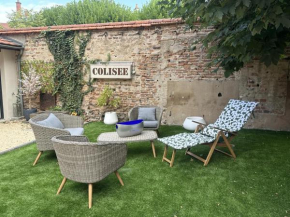 Gîtes confortables pour 2 couples ou 4 personnes, centre de Moulins, à proximité des attractions, jardin et terrasse. - FR-1-489-473